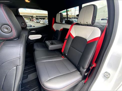 Used 2025 GMC Canyon AT4 w/ AT4X Package AWD/4WD image 29