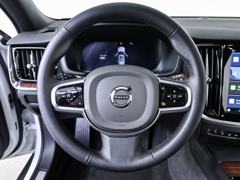 Used 2025 Volvo V60 B5 Cross Country Plus image 10