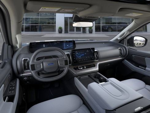 New 2026 Ford Expedition Max Platinum w/ Platinum Ultimate Package AWD/4WD image 9