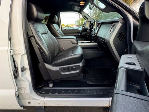 Used 2013 Ford F350 Lariat w/ Chrome Pkg image 9
