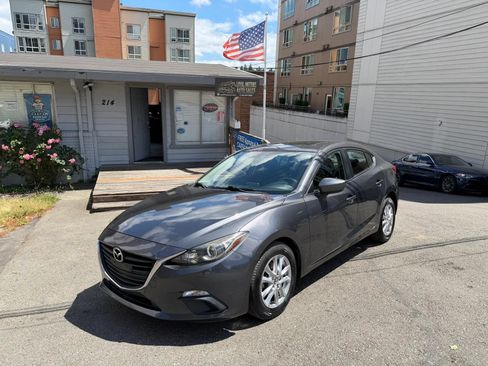 Used 2014 MAZDA MAZDA3 i Touring w/ Moonroof Package 1 FWD image 2