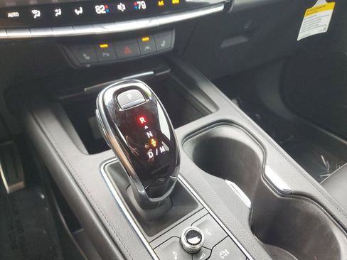 Used 2025 Cadillac XT4 Sport w/ Cold Weather Package image 29