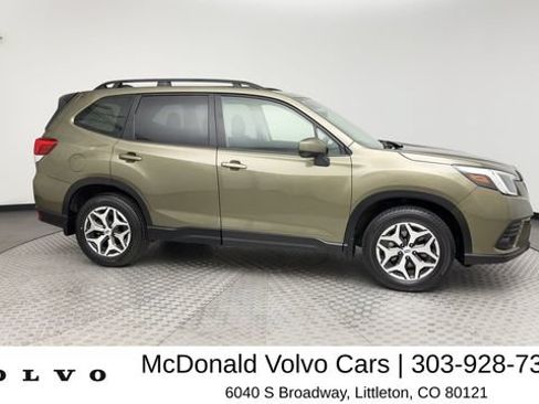 Used 2024 Subaru Forester Premium AWD/4WD image 9