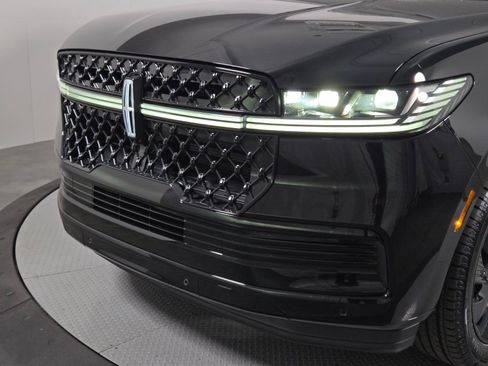 Used 2026 Lincoln Navigator L Reserve w/ Jet Appearance Package AWD/4WD image 8