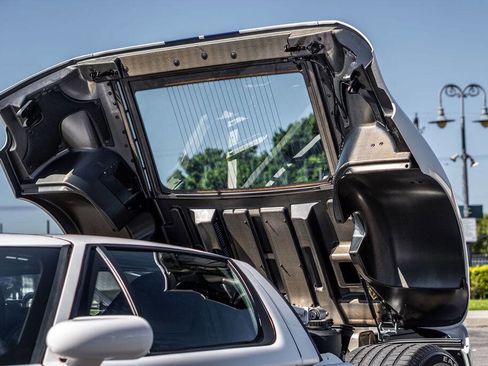 Used 2005 Ford GT image 36