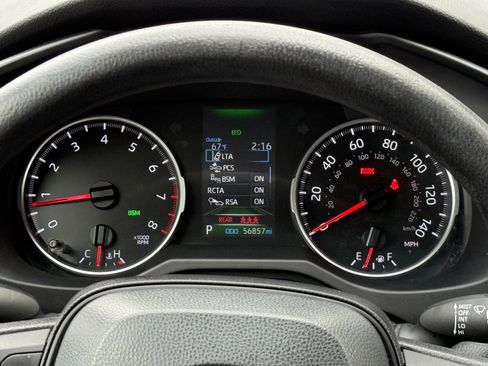 Used 2022 Toyota RAV4 XLE image 29