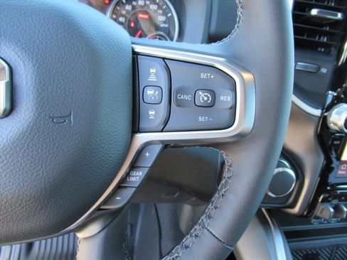 New 2026 RAM 1500 4x4 Crew Cab image 21