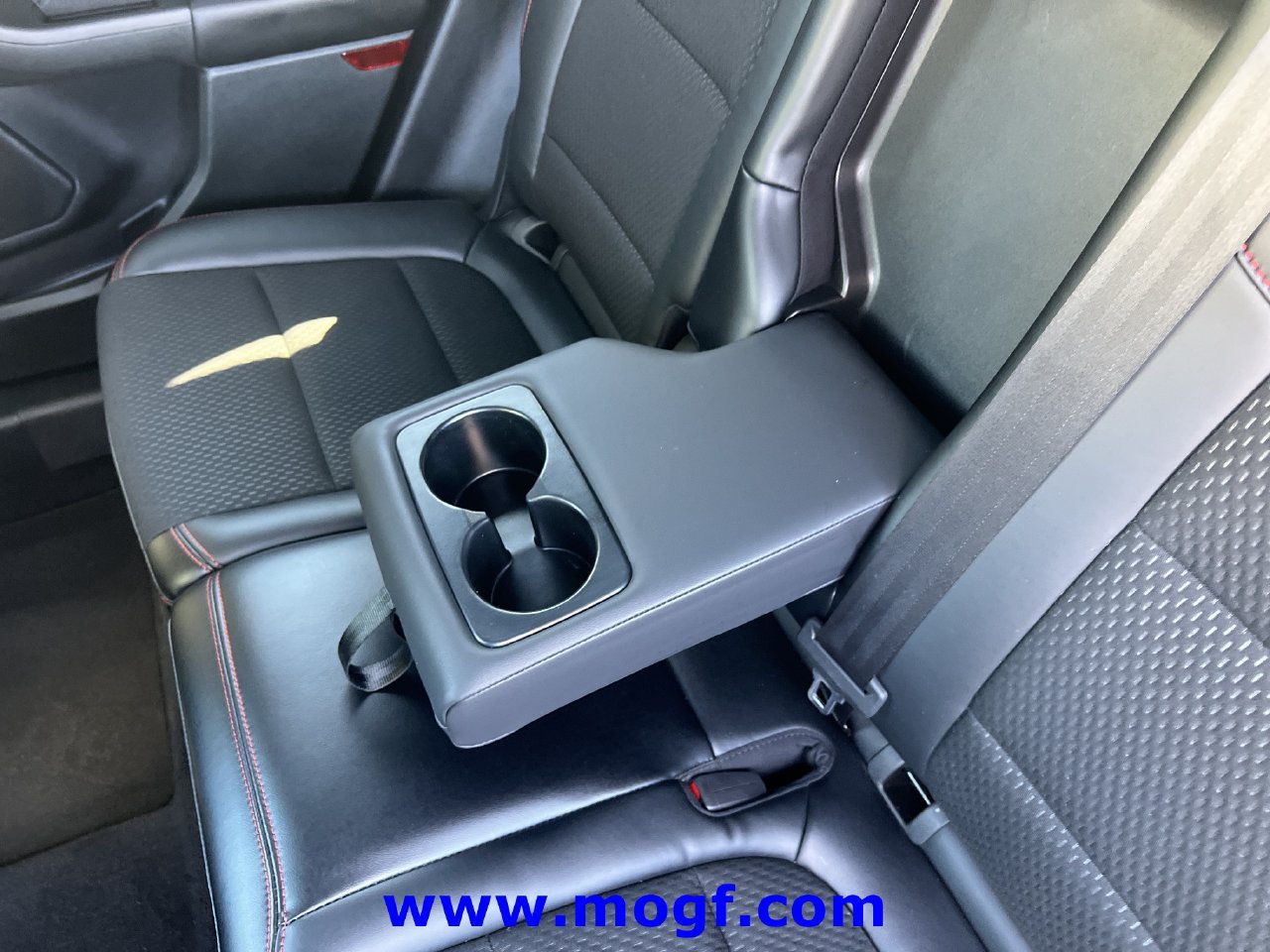 Certified 2025 Ford Escape ST-Line FWD image 18