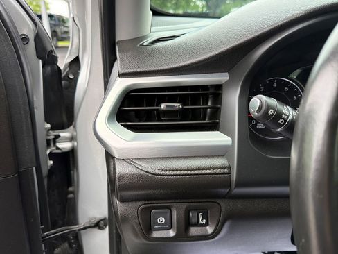 Used 2019 GMC Acadia SLT FWD image 16