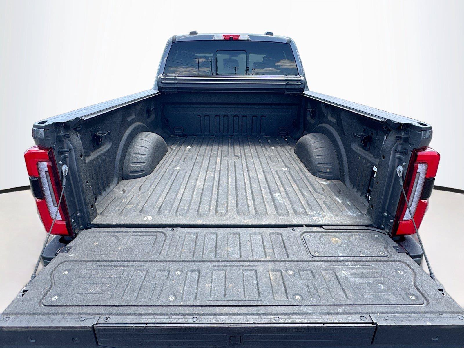 Used 2023 Ford F250 Platinum AWD/4WD image 19