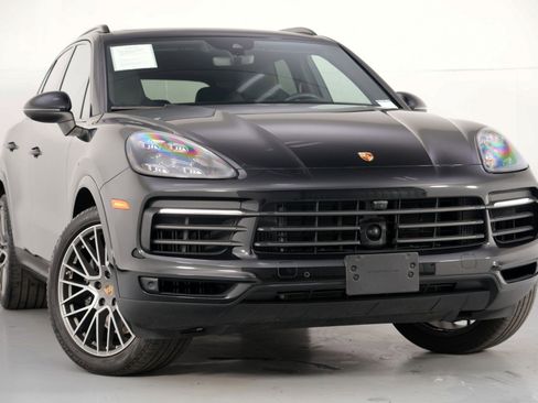 Used 2023 Porsche Cayenne S Platinum AWD/4WD image 4