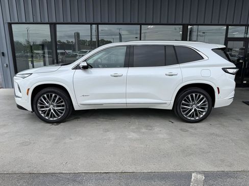 Used 2025 Buick Enclave Avenir w/ Super Cruise Package AWD/4WD image 8