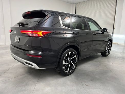 Used 2024 Mitsubishi Outlander SE image 7