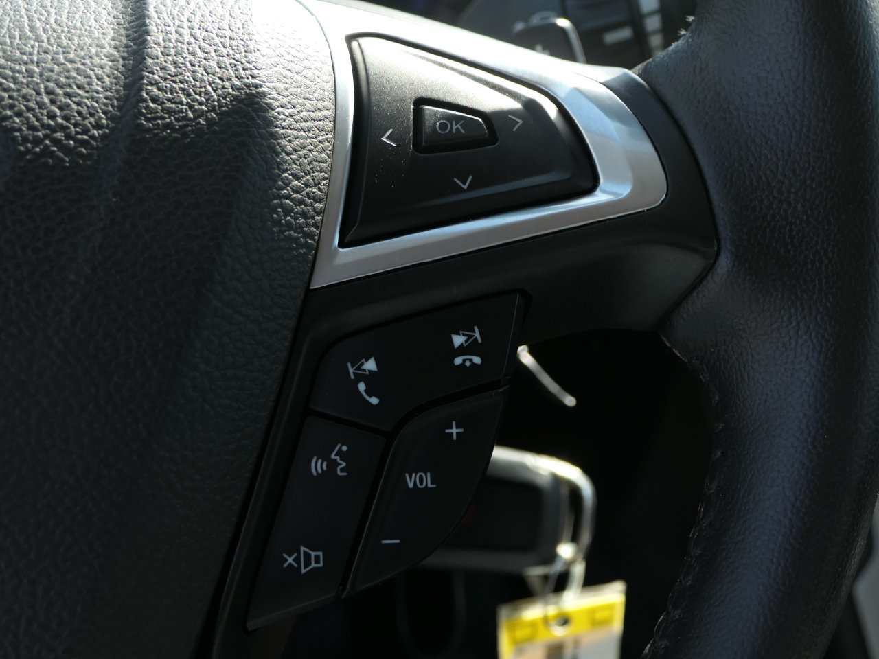 Used 2014 Ford Fusion SE w/ Equipment Group 202A FWD image 18