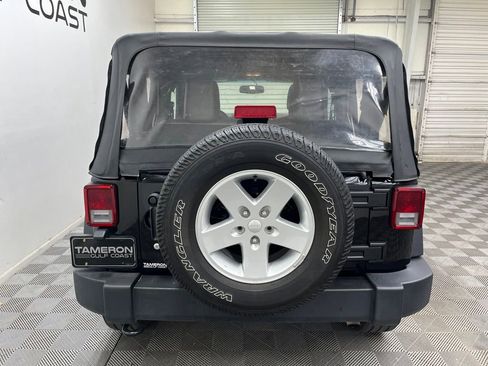 Used 2018 Jeep Wrangler Sport AWD/4WD image 10