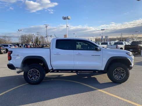 Used 2024 Chevrolet Colorado ZR2 w/ ZR2 Convenience Package III image 6