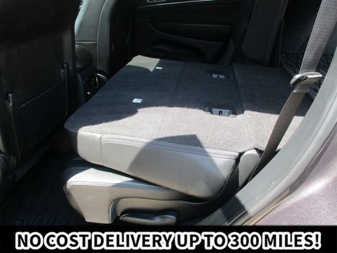 Used 2020 Jeep Grand Cherokee Laredo AWD/4WD image 18