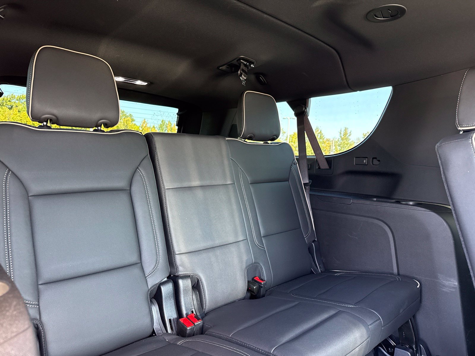 Used 2025 GMC Yukon XL Elevation w/ LPO, Floor Liner Package AWD/4WD image 9