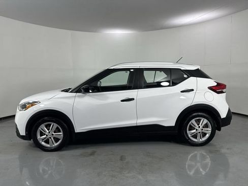Used 2019 Nissan Kicks S FWD image 29