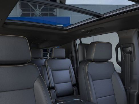 New 2026 Chevrolet Suburban Premier image 24