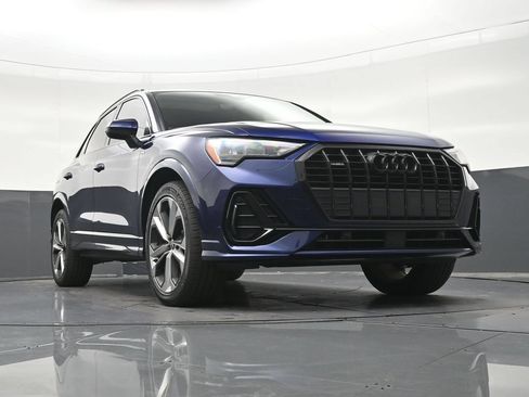 Used 2021 Audi Q3 2.0T Premium w/ Convenience Package AWD/4WD image 29