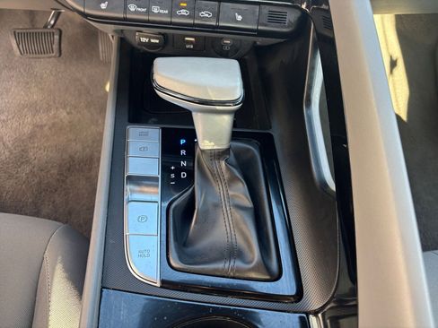Used 2025 Hyundai Elantra SEL image 41