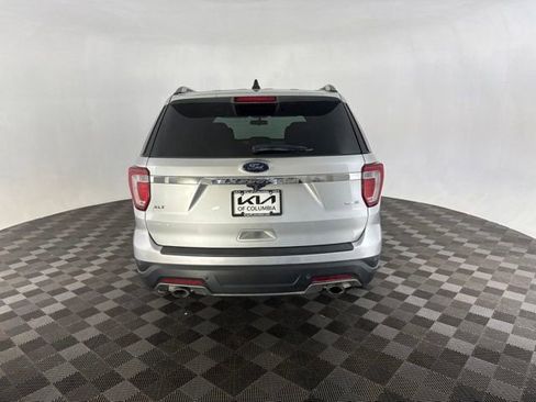 Used 2018 Ford Explorer XLT AWD/4WD image 8