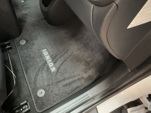 New 2026 Hyundai Ioniq 5 SE image 12