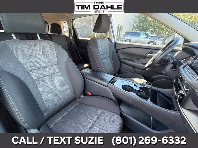 Used 2025 Nissan Rogue SV FWD image 17