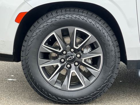Used 2023 Chevrolet Tahoe Z71 w/ Z71 Off-Road Package AWD/4WD image 33