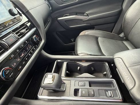 Used 2023 Nissan Pathfinder SL w/ SL Premium Package FWD image 23