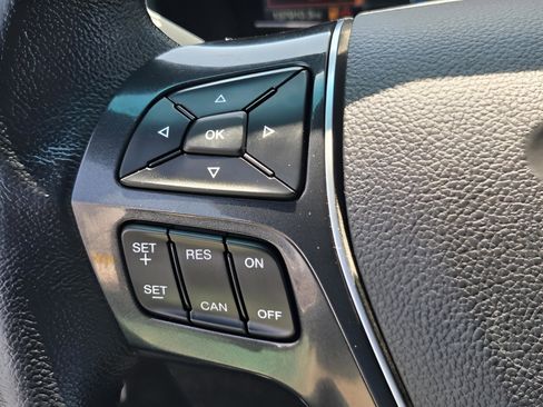 Used 2018 Ford Explorer Limited FWD image 16