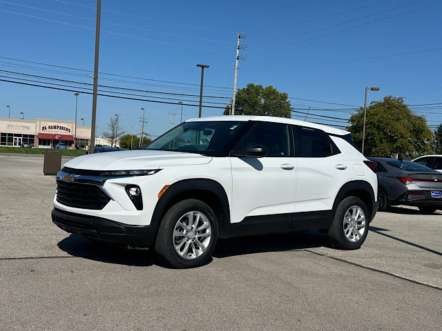 Used 2024 Chevrolet TrailBlazer LS w/ LS Convenience Package AWD/4WD image 3