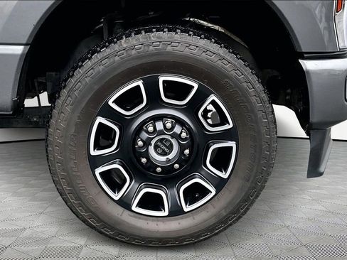 Used 2024 Ford F250 Platinum image 33