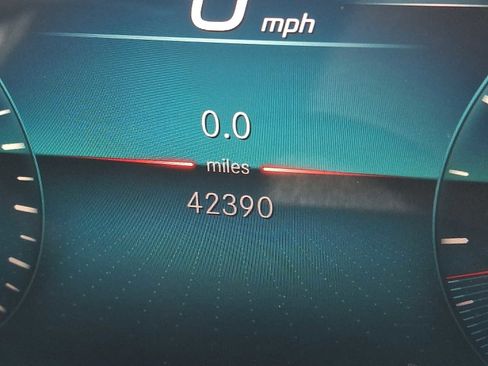 Used 2022 Mercedes-Benz GLB 250 4MATIC image 14