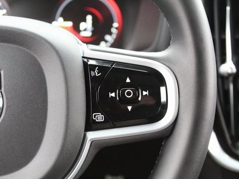 Certified 2022 Volvo S60 T8 R-Design image 15