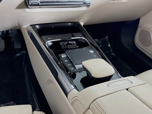 Used 2022 Mercedes-Benz GLB 250 image 5