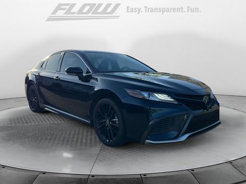 Used 2021 Toyota Camry XSE image 1