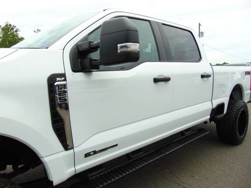 Used 2025 Ford F250 XLT AWD/4WD image 28
