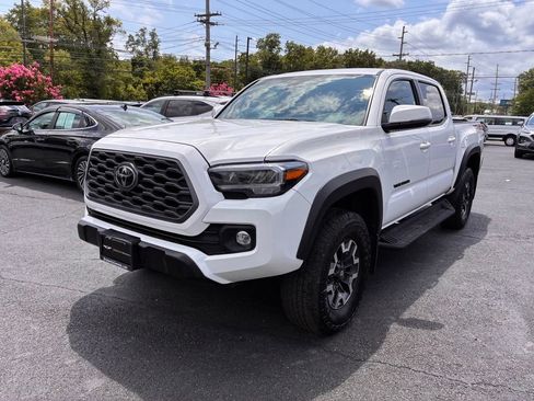 Used 2023 Toyota Tacoma TRD Off-Road w/ Black Out Package (TMS) AWD/4WD image 3