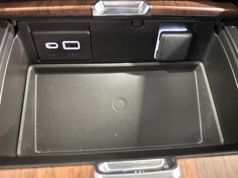 Used 2023 GMC Yukon Denali Ultimate image 37