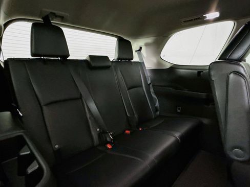 Certified 2025 Toyota Grand Highlander FWD image 41