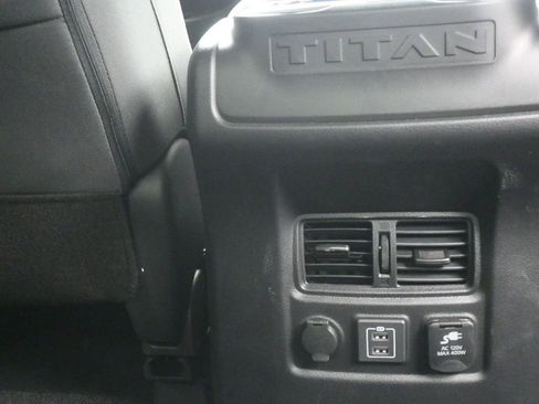 Used 2024 Nissan Titan SV w/ SV Convenience Package RWD image 18