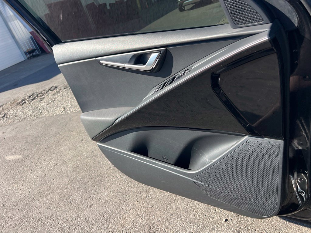 Certified 2023 Kia Niro Wind FWD image 17