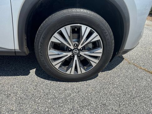 Used 2021 Nissan Rogue SV FWD image 12