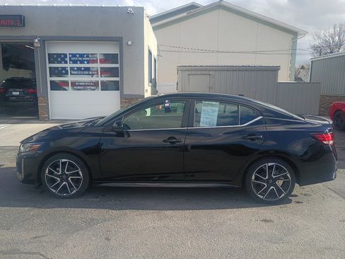 Used 2024 Nissan Sentra SR FWD image 1