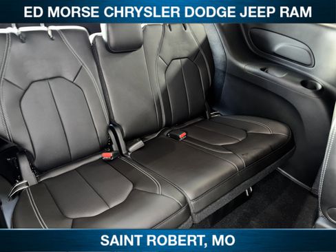 New 2026 Chrysler Pacifica Select FWD image 26