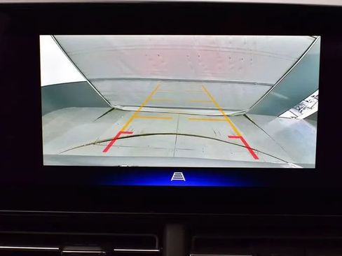 Used 2025 Chevrolet Trax LT FWD image 37