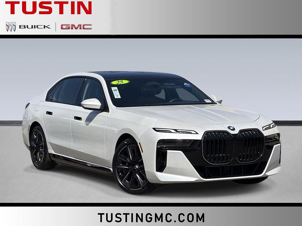 Used 2025 BMW 750e xDrive AWD/4WD image 1