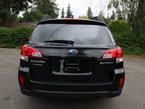 Used 2013 Subaru Outback 2.5i Limited w/ Moonroof Pkg AWD/4WD image 12